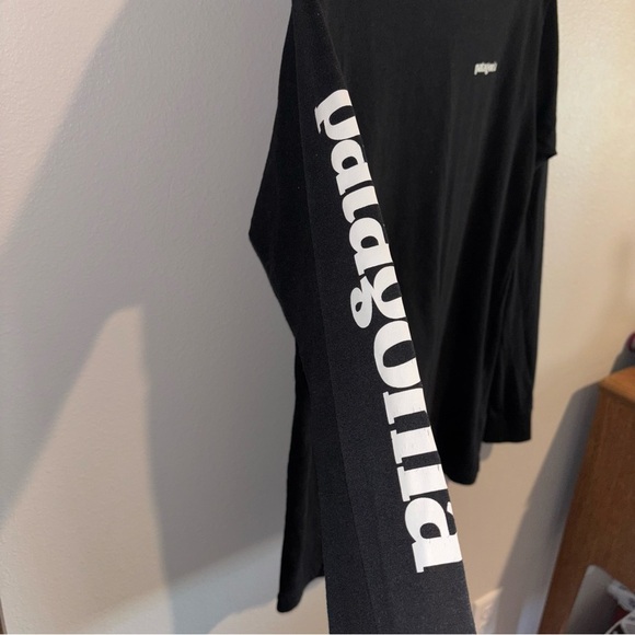 Patagonia Men's Black Long Sleeve Logo Tee - Picture 2 of 4